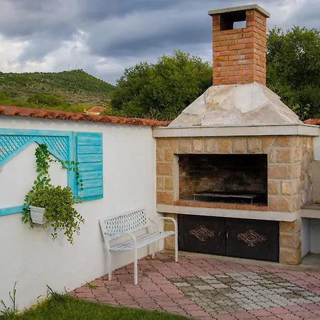 Villa Sadrvan